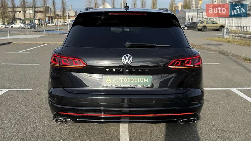 Внедорожник / Кроссовер Volkswagen Touareg 2019 в Киеве