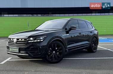 Внедорожник / Кроссовер Volkswagen Touareg 2019 в Киеве