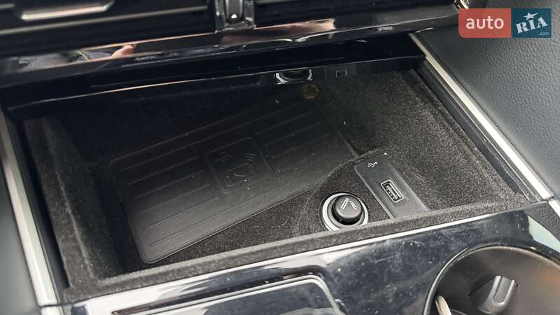 Внедорожник / Кроссовер Volkswagen Touareg 2019 в Киеве