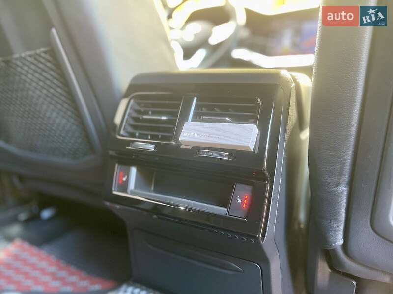 Внедорожник / Кроссовер Volkswagen Touareg 2022 в Киеве