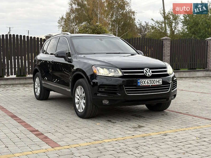 Внедорожник / Кроссовер Volkswagen Touareg 2010 в Староконстантинове