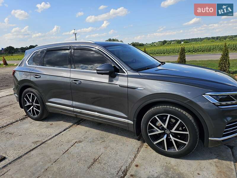 Внедорожник / Кроссовер Volkswagen Touareg 2022 в Березане
