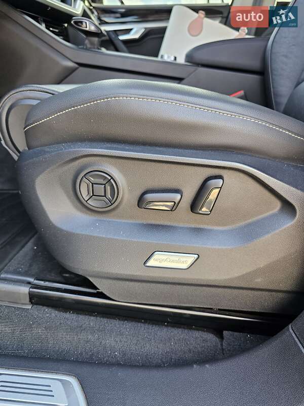 Внедорожник / Кроссовер Volkswagen Touareg 2022 в Березане