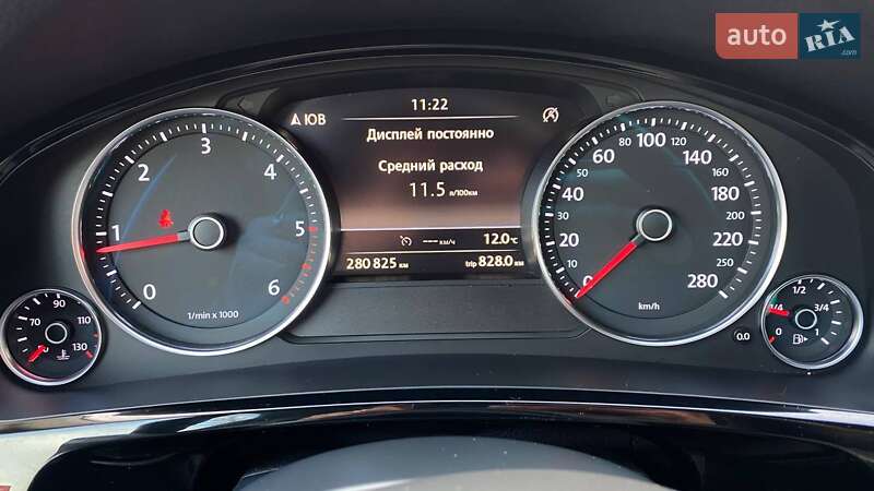 Внедорожник / Кроссовер Volkswagen Touareg 2013 в Виннице