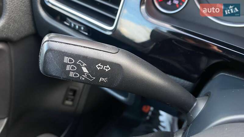 Внедорожник / Кроссовер Volkswagen Touareg 2013 в Виннице