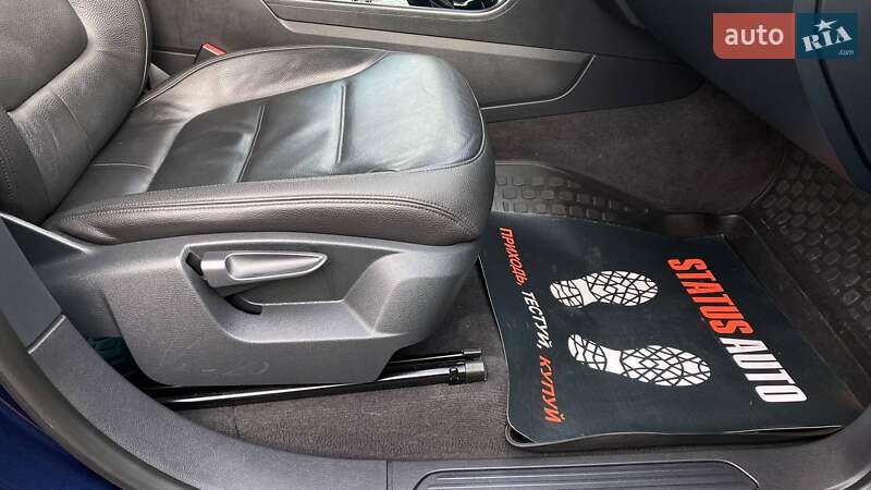 Внедорожник / Кроссовер Volkswagen Touareg 2013 в Виннице