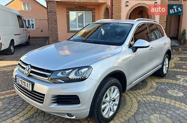 Внедорожник / Кроссовер Volkswagen Touareg 2012 в Хотине