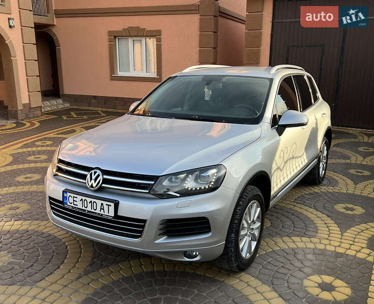 Внедорожник / Кроссовер Volkswagen Touareg 2012 в Хотине