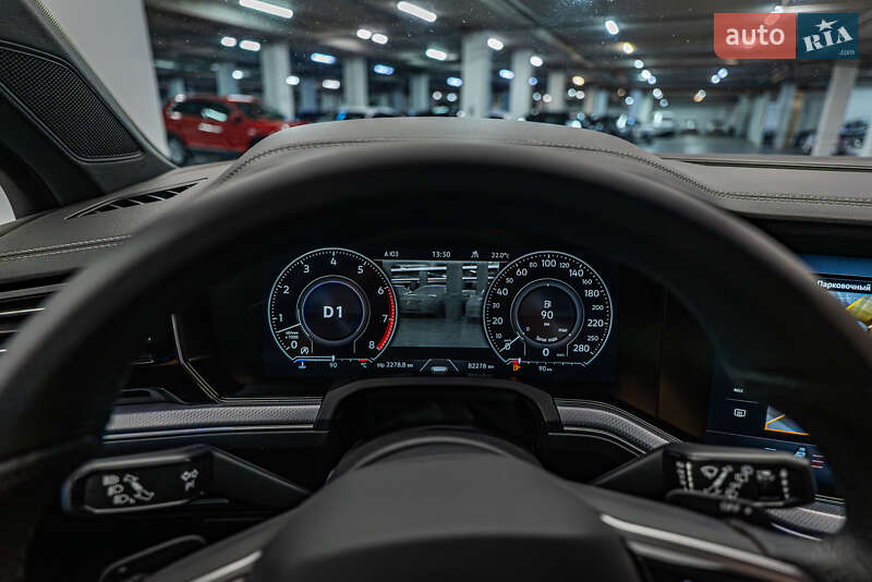 Позашляховик / Кросовер Volkswagen Touareg 2022 в Києві