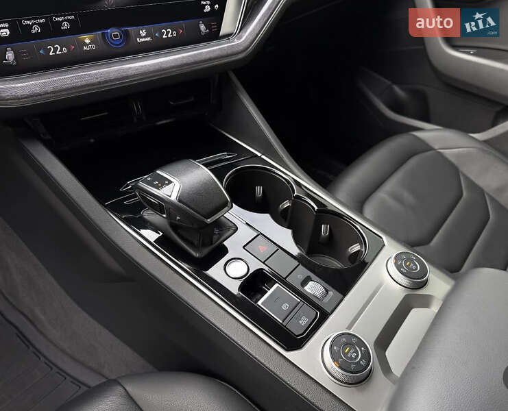 Внедорожник / Кроссовер Volkswagen Touareg 2018 в Черкассах