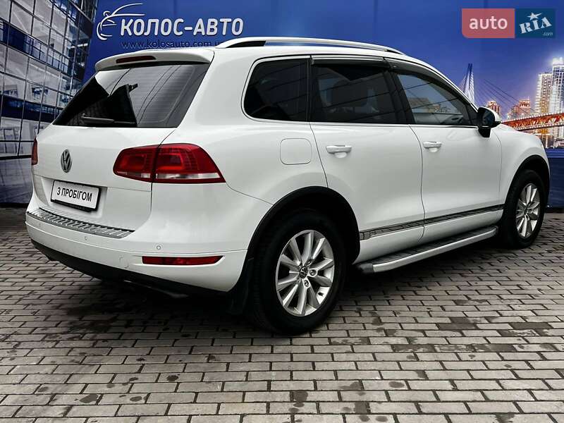 Внедорожник / Кроссовер Volkswagen Touareg 2014 в Черкассах