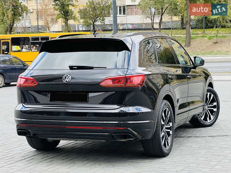 Внедорожник / Кроссовер Volkswagen Touareg 2018 в Днепре фото 20 Внедорожник / Кроссовер Volkswagen Touareg 2018 в Днепре