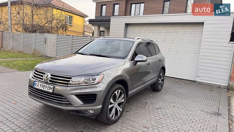 Внедорожник / Кроссовер Volkswagen Touareg 2016 в Киеве