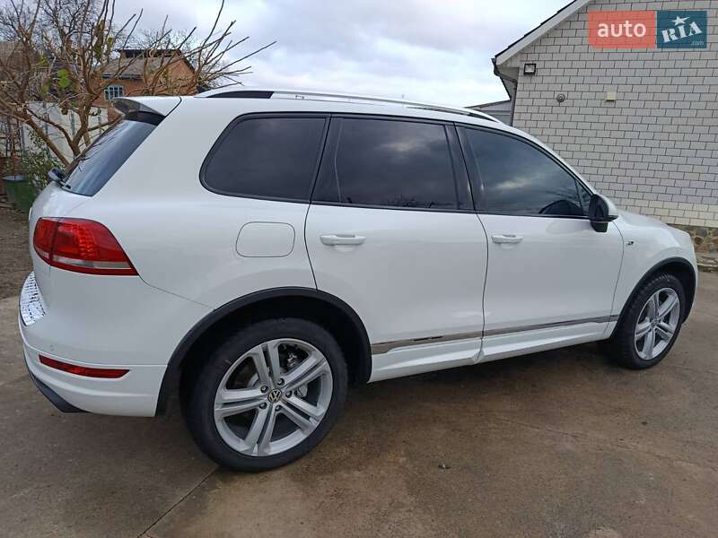 Внедорожник / Кроссовер Volkswagen Touareg 2013 в Жмеринке