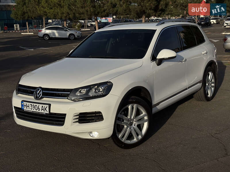 Позашляховик / Кросовер Volkswagen Touareg 2013 в Одесі