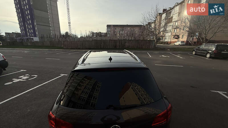 Позашляховик / Кросовер Volkswagen Touareg 2012 в Умані