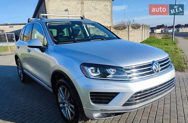 Позашляховик / Кросовер Volkswagen Touareg 2012 в Рівному