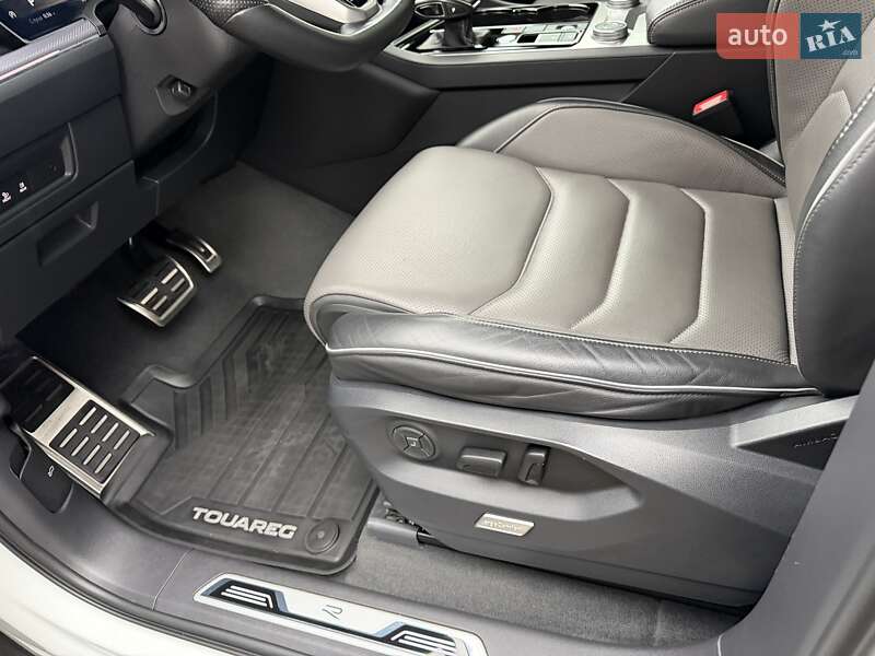 Позашляховик / Кросовер Volkswagen Touareg 2022 в Києві