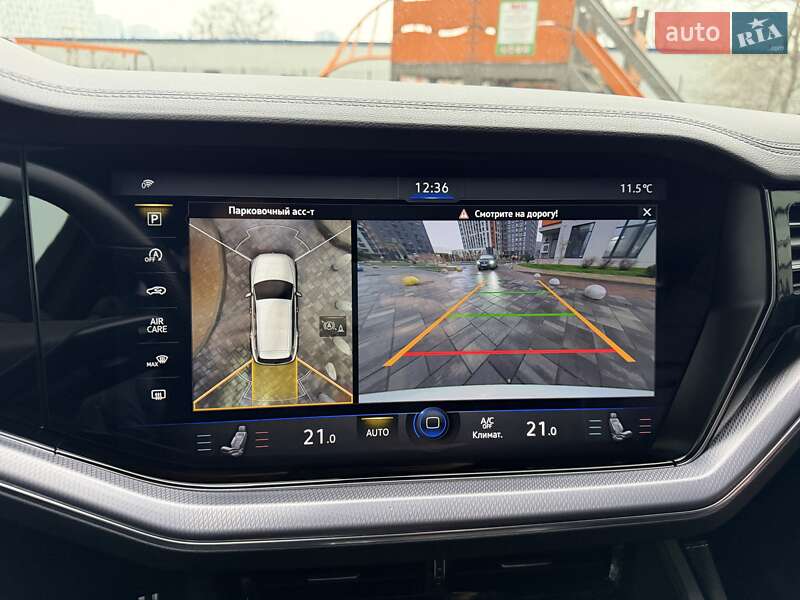 Позашляховик / Кросовер Volkswagen Touareg 2022 в Києві