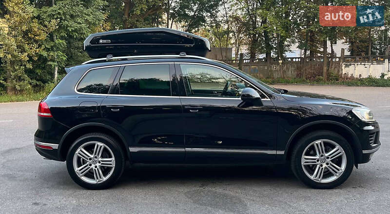 Внедорожник / Кроссовер Volkswagen Touareg 2014 в Киеве