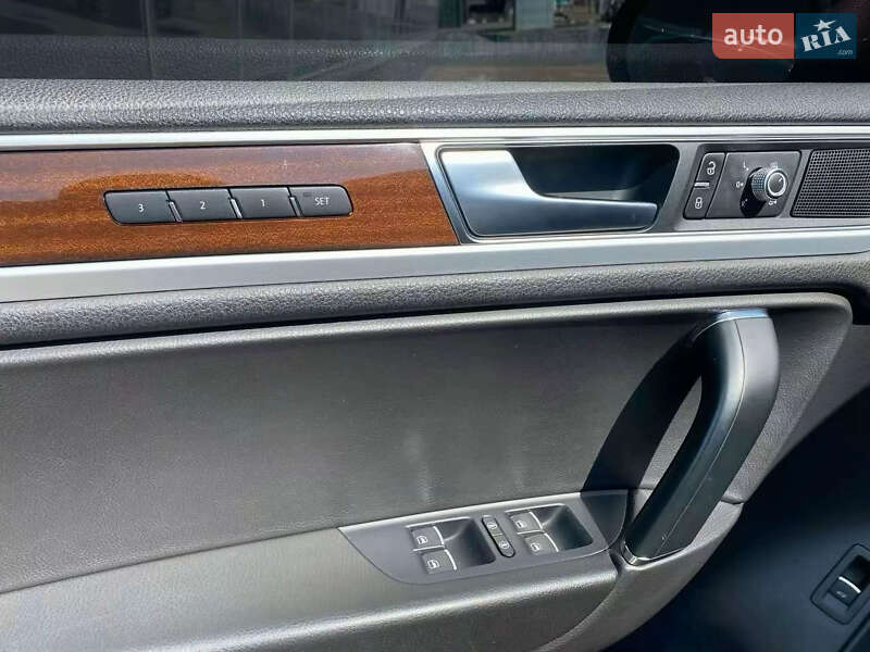 Позашляховик / Кросовер Volkswagen Touareg 2018 в Києві фото 12 Позашляховик / Кросовер Volkswagen Touareg 2018 в Києві