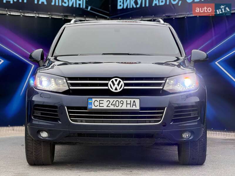 Позашляховик / Кросовер Volkswagen Touareg 2013 в Запоріжжі