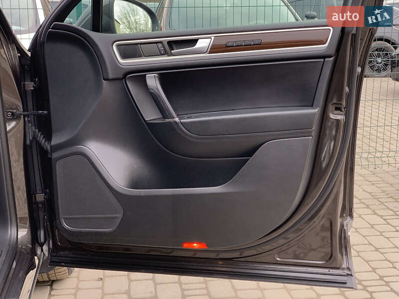 Позашляховик / Кросовер Volkswagen Touareg 2014 в Бердичеві