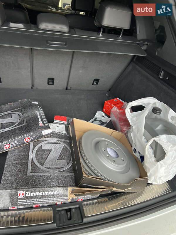 Внедорожник / Кроссовер Volkswagen Touareg 2019 в Первомайске