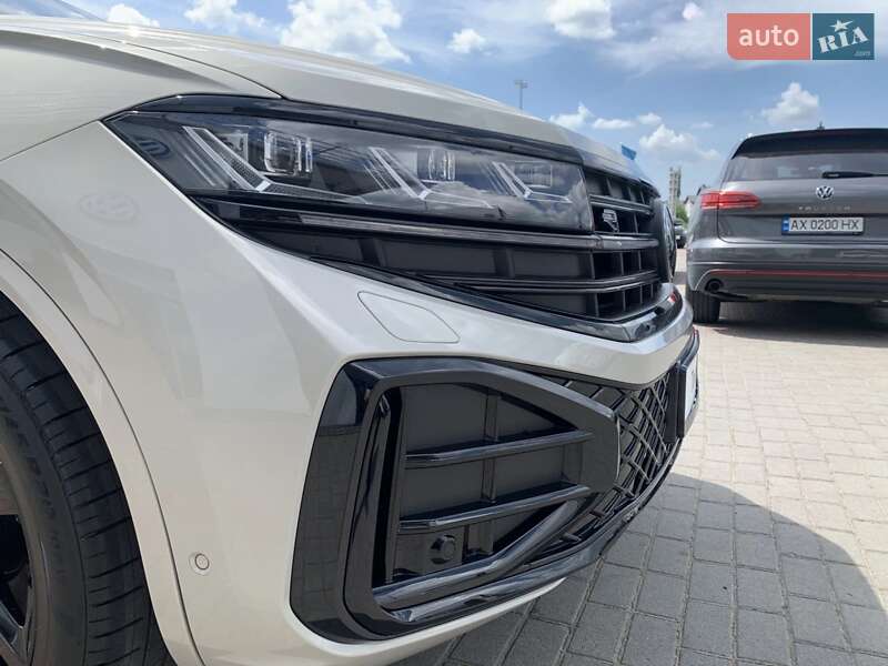 Позашляховик / Кросовер Volkswagen Touareg 2024 в Львові