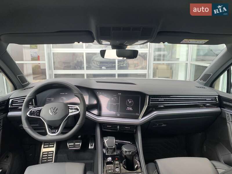 Позашляховик / Кросовер Volkswagen Touareg 2024 в Львові