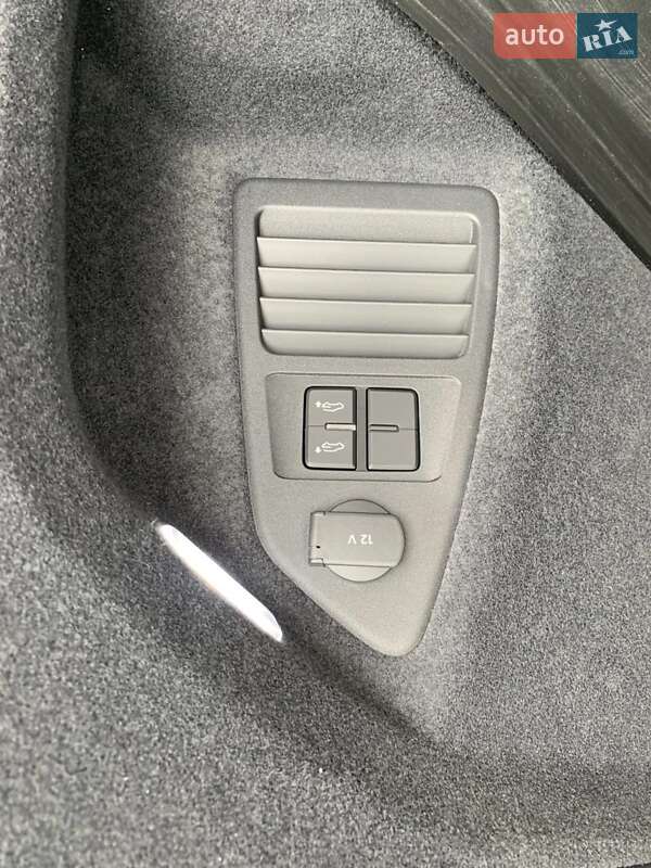 Позашляховик / Кросовер Volkswagen Touareg 2024 в Львові