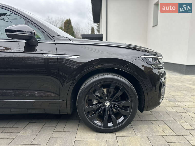 Позашляховик / Кросовер Volkswagen Touareg 2019 в Луцьку