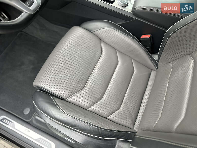 Позашляховик / Кросовер Volkswagen Touareg 2019 в Луцьку
