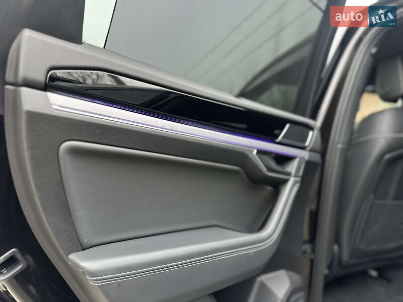Позашляховик / Кросовер Volkswagen Touareg 2019 в Луцьку