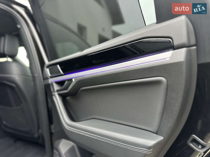 Позашляховик / Кросовер Volkswagen Touareg 2019 в Луцьку