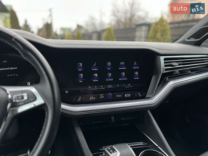 Позашляховик / Кросовер Volkswagen Touareg 2019 в Луцьку