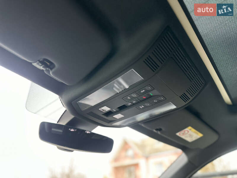 Позашляховик / Кросовер Volkswagen Touareg 2019 в Луцьку