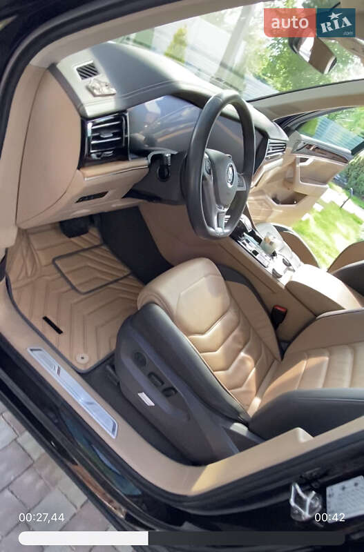 Внедорожник / Кроссовер Volkswagen Touareg 2018 в Днепре