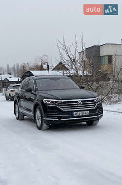 Позашляховик / Кросовер Volkswagen Touareg 2018 в Дніпрі