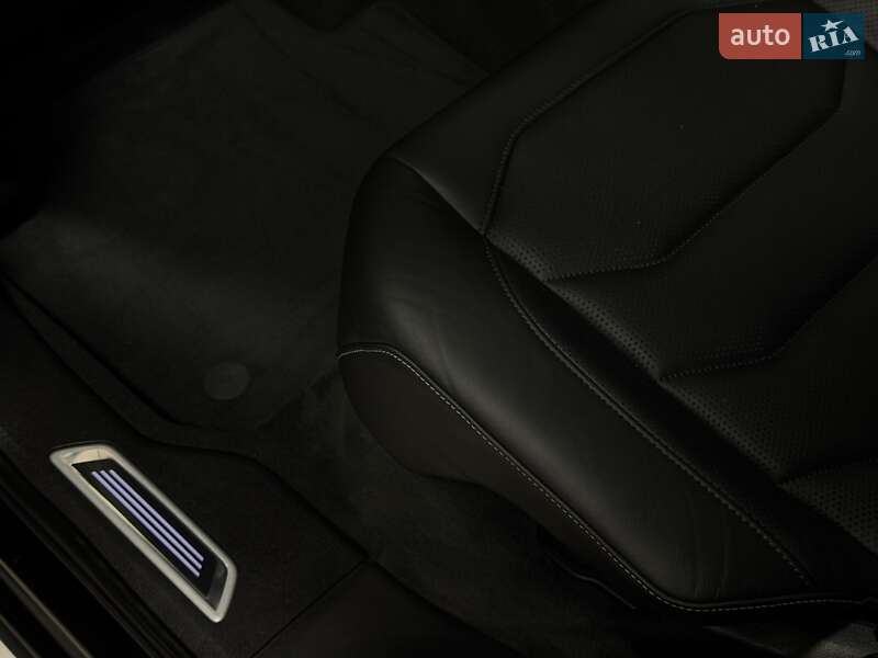 Позашляховик / Кросовер Volkswagen Touareg 2020 в Тернополі