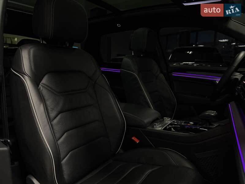 Позашляховик / Кросовер Volkswagen Touareg 2020 в Тернополі