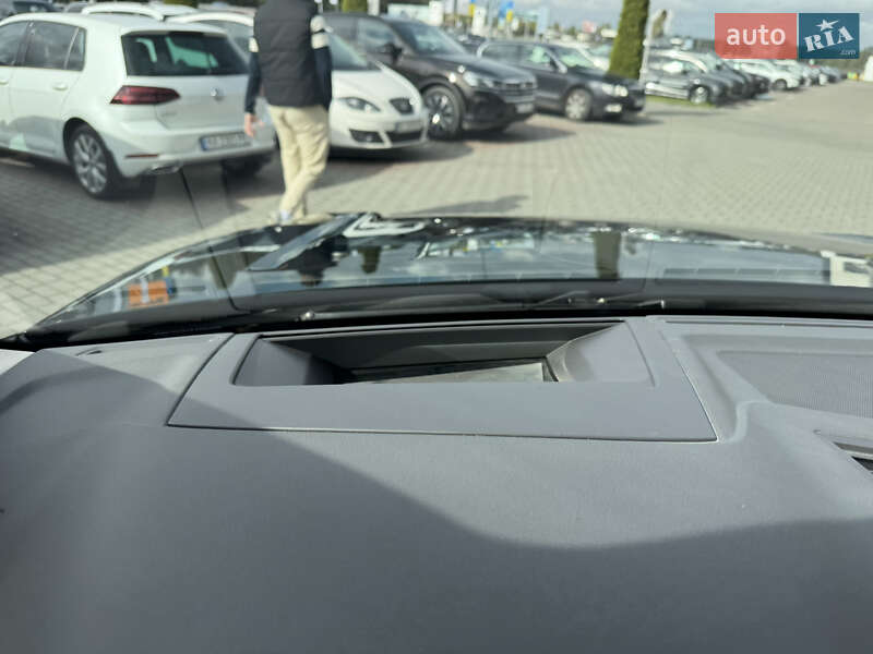 Внедорожник / Кроссовер Volkswagen Touareg 2020 в Львове