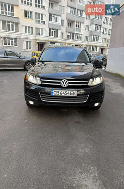 Внедорожник / Кроссовер Volkswagen Touareg 2012 в Чернигове