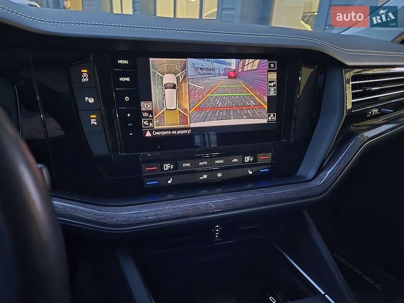 Позашляховик / Кросовер Volkswagen Touareg 2021 в Одесі