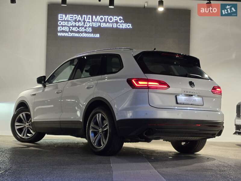 Позашляховик / Кросовер Volkswagen Touareg 2021 в Одесі