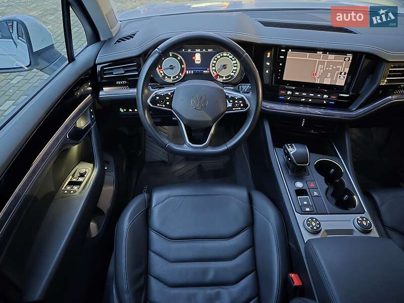 Позашляховик / Кросовер Volkswagen Touareg 2021 в Одесі