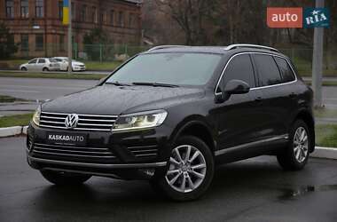 Внедорожник / Кроссовер Volkswagen Touareg 2015 в Харькове