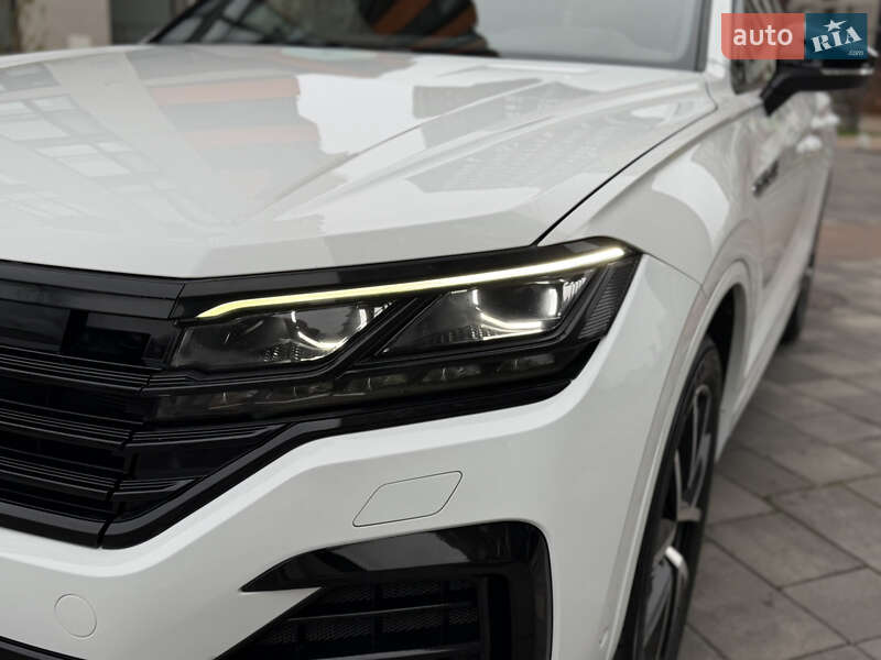 Внедорожник / Кроссовер Volkswagen Touareg 2018 в Киеве