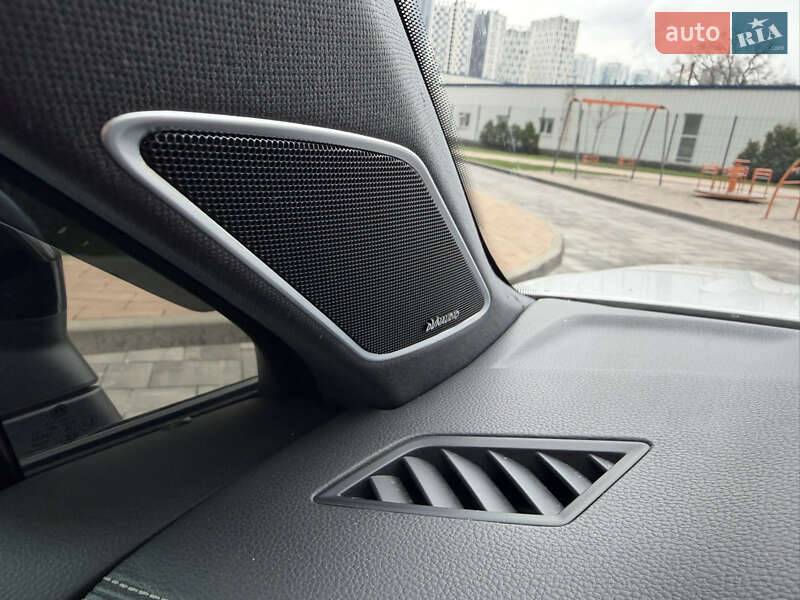 Внедорожник / Кроссовер Volkswagen Touareg 2018 в Киеве