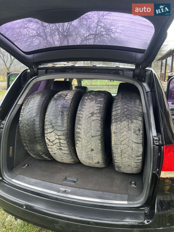 Внедорожник / Кроссовер Volkswagen Touareg 2003 в Косове